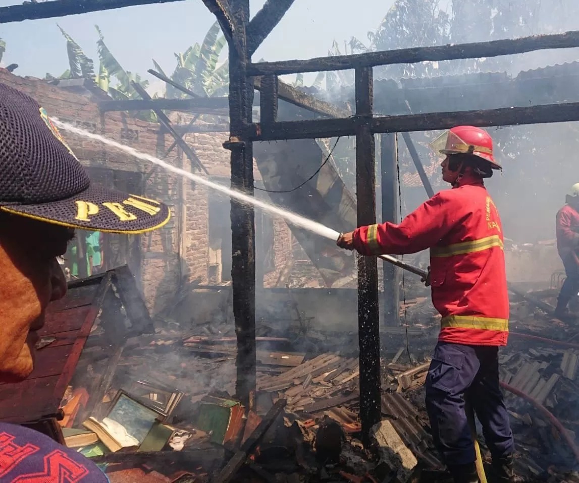 Ponpes Di Cepiring Kendal Hancur Oleh Kebakaran